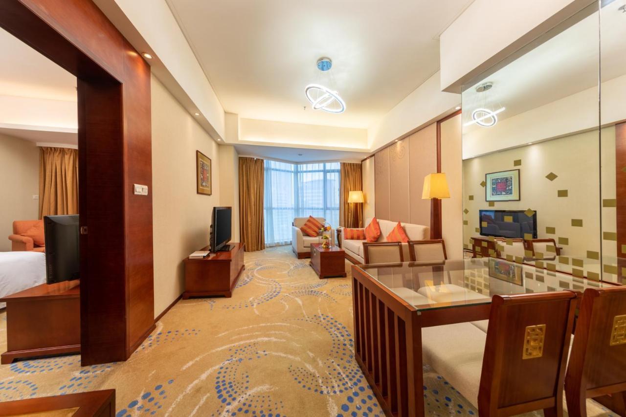 Crowne Plaza Foshan By Ihg - Canton Fair Free Shuttle Bus Екстер'єр фото