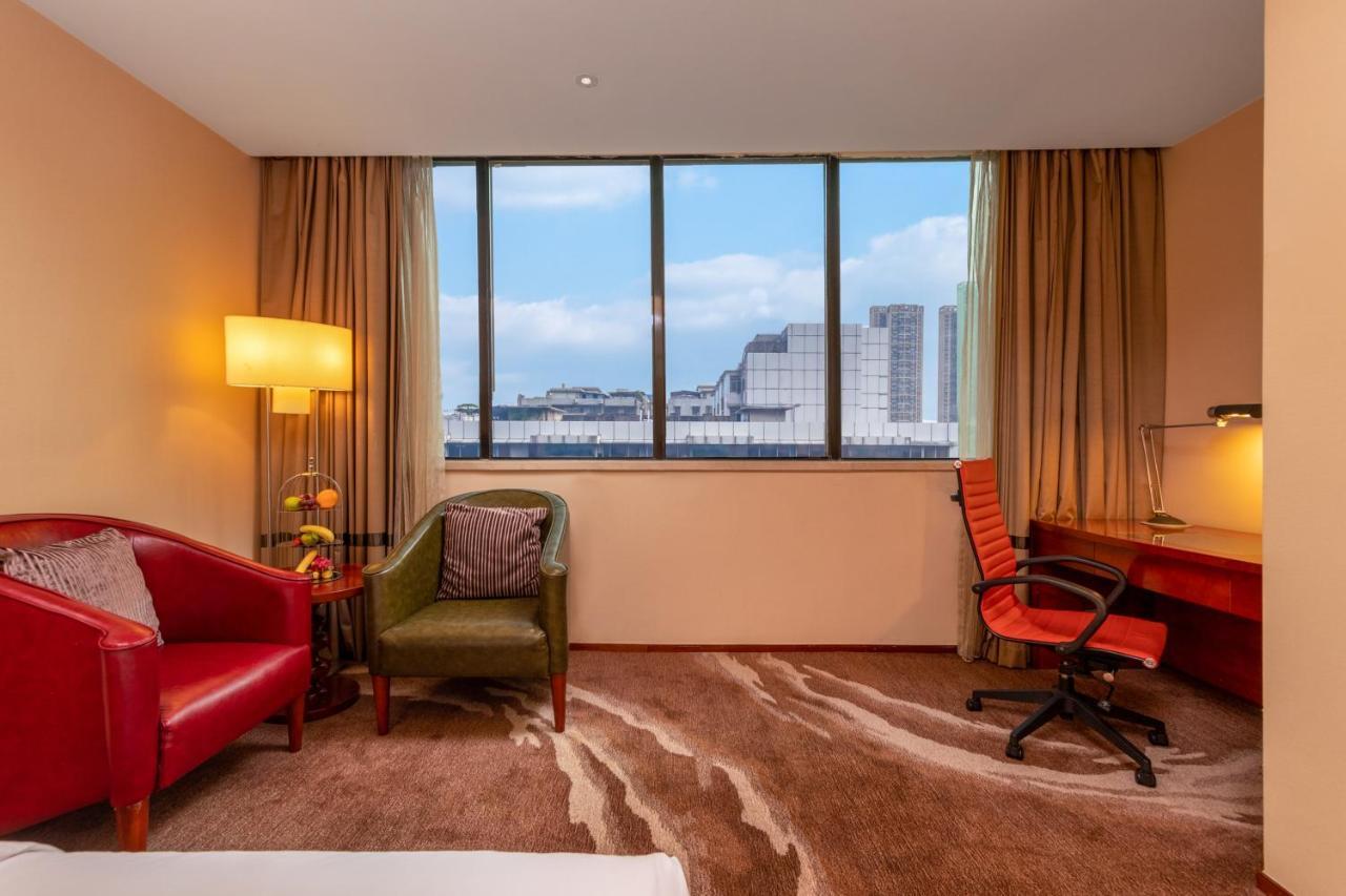 Crowne Plaza Foshan By Ihg - Canton Fair Free Shuttle Bus Екстер'єр фото