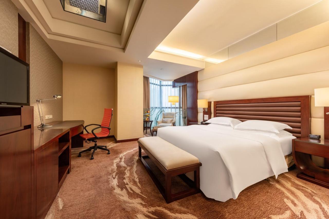 Crowne Plaza Foshan By Ihg - Canton Fair Free Shuttle Bus Екстер'єр фото