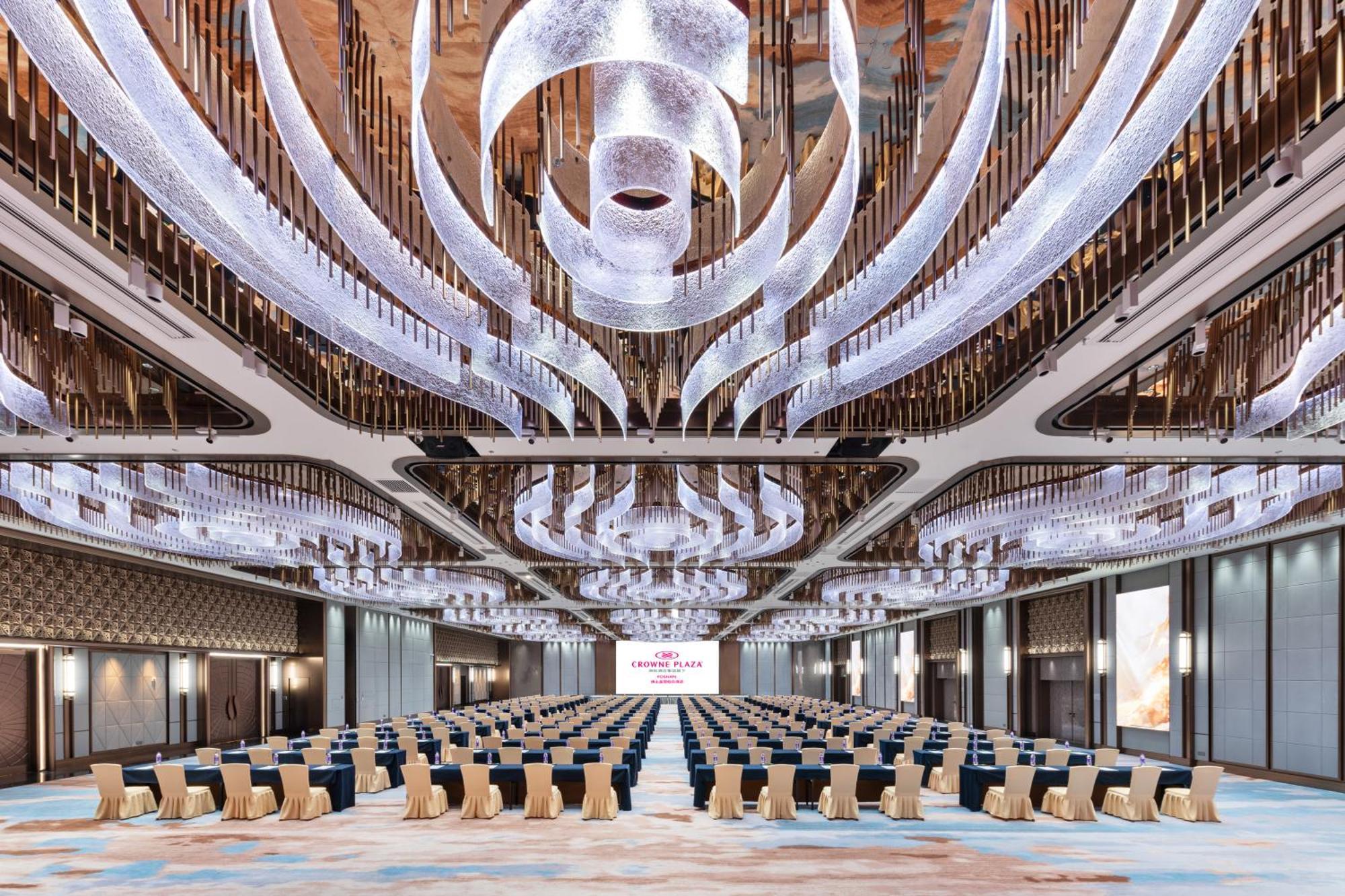 Crowne Plaza Foshan By Ihg - Canton Fair Free Shuttle Bus Екстер'єр фото
