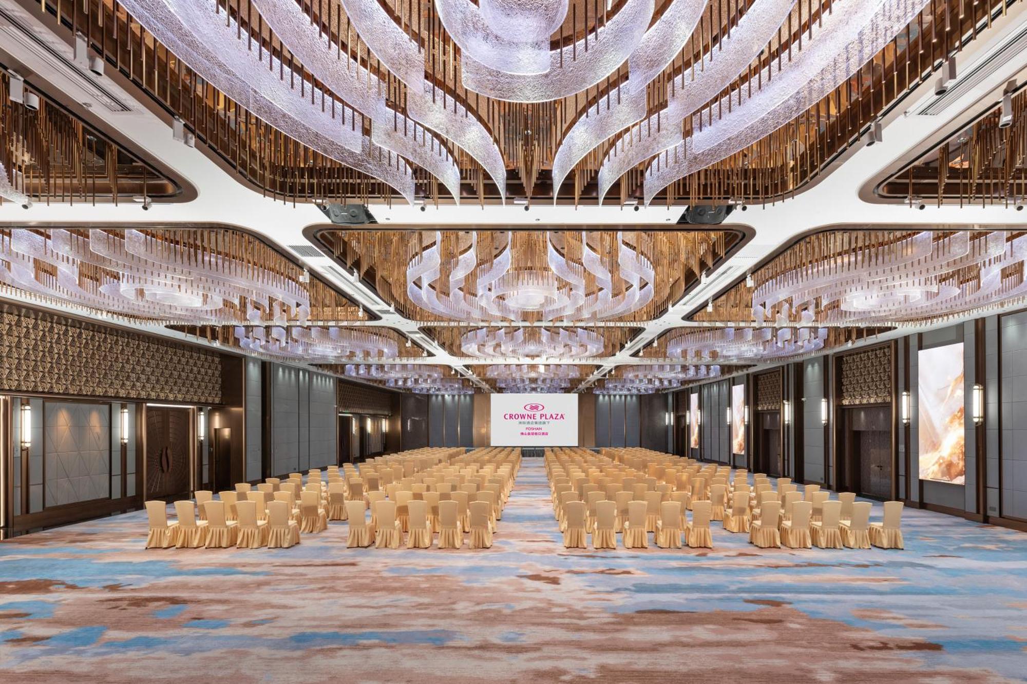Crowne Plaza Foshan By Ihg - Canton Fair Free Shuttle Bus Екстер'єр фото